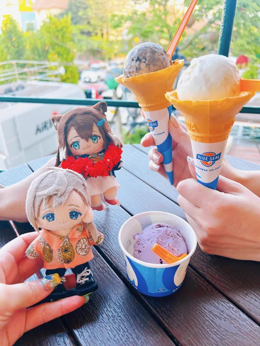 沖縄で本場のブルーシールアイス食べた