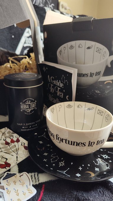 Окєй, тепер ще й чашка стала моїм магічним атрибутом... https://t.co/o04PZRQSPW<a href="/tag/%D0%BA%D0%B0%D1%80%D1%82%D0%B0%D0%B4%D0%BD%D1%8F"class="tags"><span>#картадня</span></a><a href="/tag/%D1%82%D0%B0%D1%80%D0%BE"class="tags"><span>#таро</span></a>