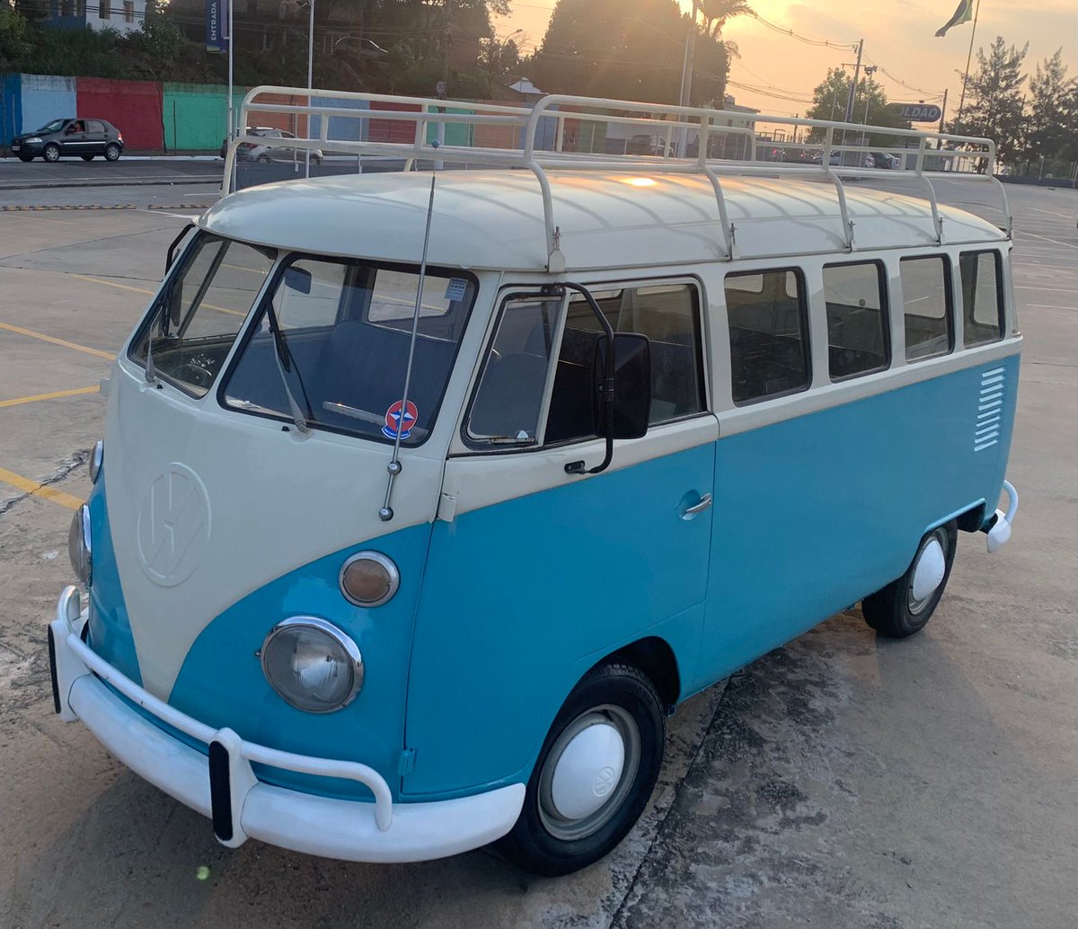 BRClassicCars's tweet image. VW T1 splitwindow bus 1971 €18.000,00
brazilianclassiccars.com/store/p/1971-v…
#aircooled #vwtype2 #vwbus #classiccarsforsale