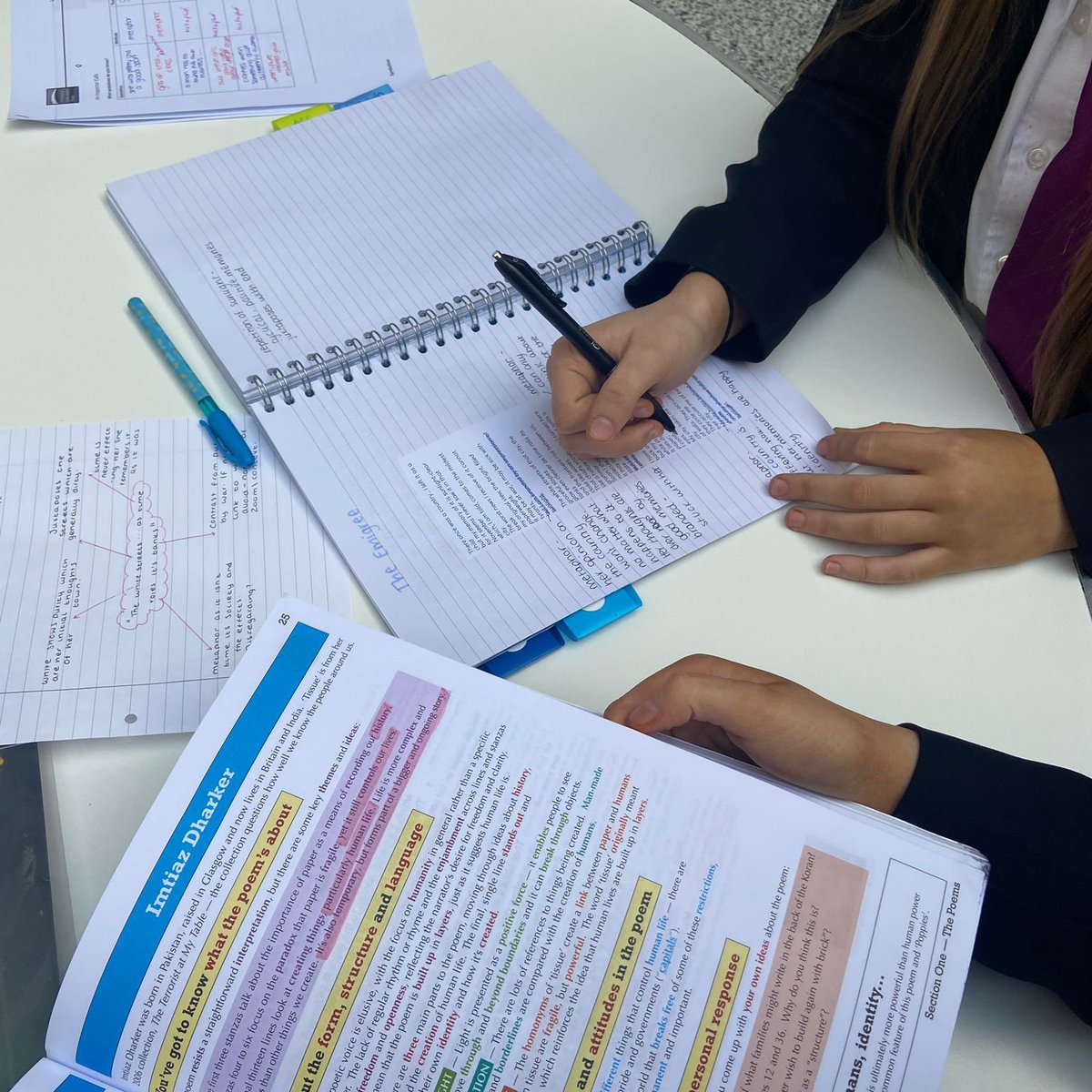 🤩 It was incredible to see our year 11s with all of their revision material this mrning, preparing for their English literature paper 2 exam whilst having breakfast. Such a #proud moment! 🤩

#outcomesfocused #GCSEexams #Englishliterature #wearefreebrough
