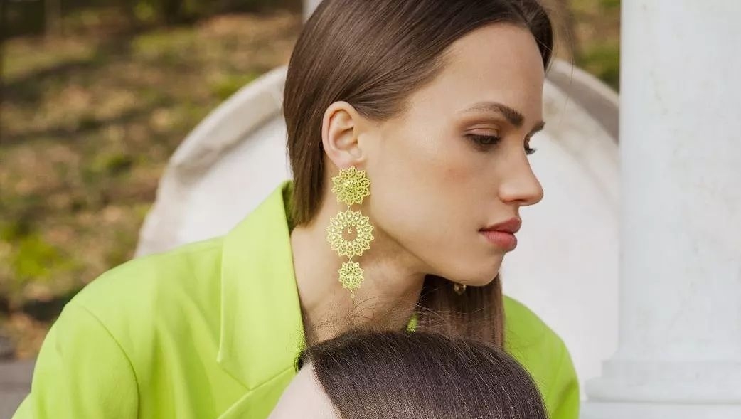 Add some sparkle and vibrancy to your everyday look with these stunning mandala earrings 🌟💫 

#MandalaMadness #ColorPop #EarringEnvy #style #fashion #earrings #mandala #colorfuljewelry #handmade #mandalas #styleinspo