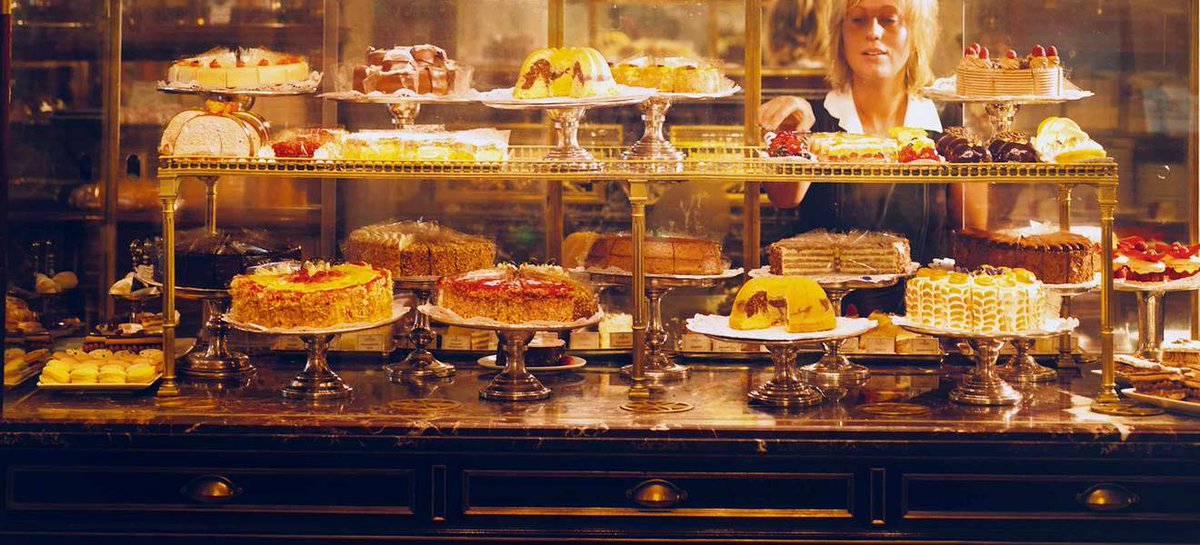 EmmaPeel_Knight's tweet photo. @MassiereSylvie @ClorddeWinter Chacun à son goût....
Nous, les #Autrichiens🇦🇹, aimons le gâteau #Sacher (et bien d´autres gâteaux, tartes, Viennoiseries,... etc...) https://t.co/0WjgV51f2v