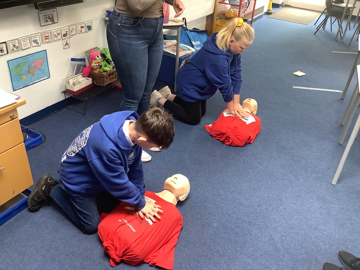 P7atCanalView's tweet photo. We learned about the recovery position and CPR with The Red Cross during #CVHealthWeek23 @CanalViewPSEdin #OnlyAtCanalView https://t.co/YCpNqXWQW6