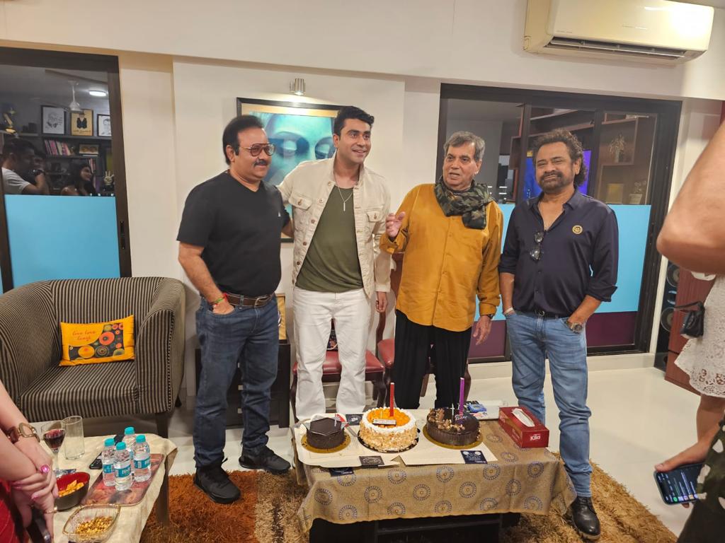 *Caption*- Actor Udit Gaur @udittgaur celebrated his birthday with the luminaries of the entertainment industry Anees Bazmee @aneesbazmee, Subhash Ghai @subhashghai1. 

#uditgaur #actor #birthdaycelebrations