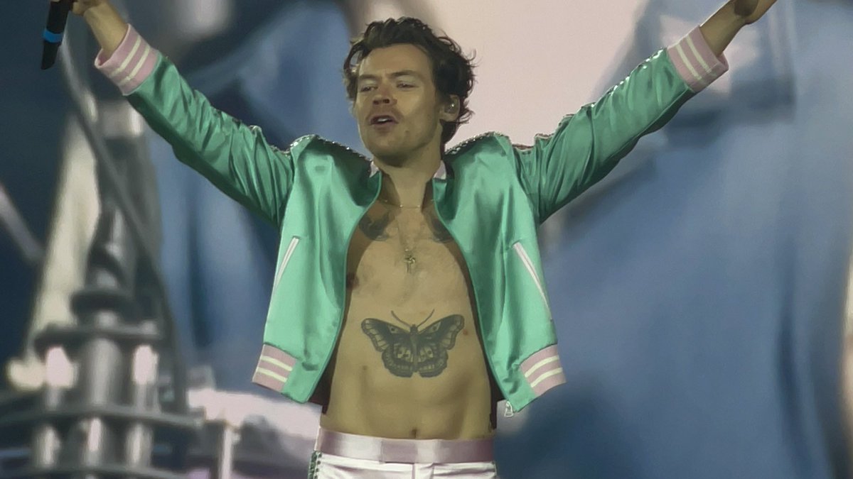 MellyCrumpton's tweet photo. Can we just appreciate how amazing @Harry_Styles was last night! https://t.co/ipLrwuef4G