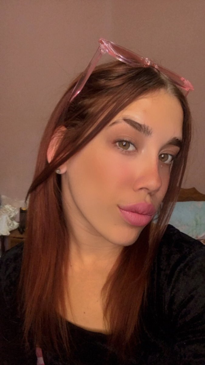 la_lauriss's tweet photo. la cara/la cuerpa 🧞‍♀️ https://t.co/O4K6zleXU0