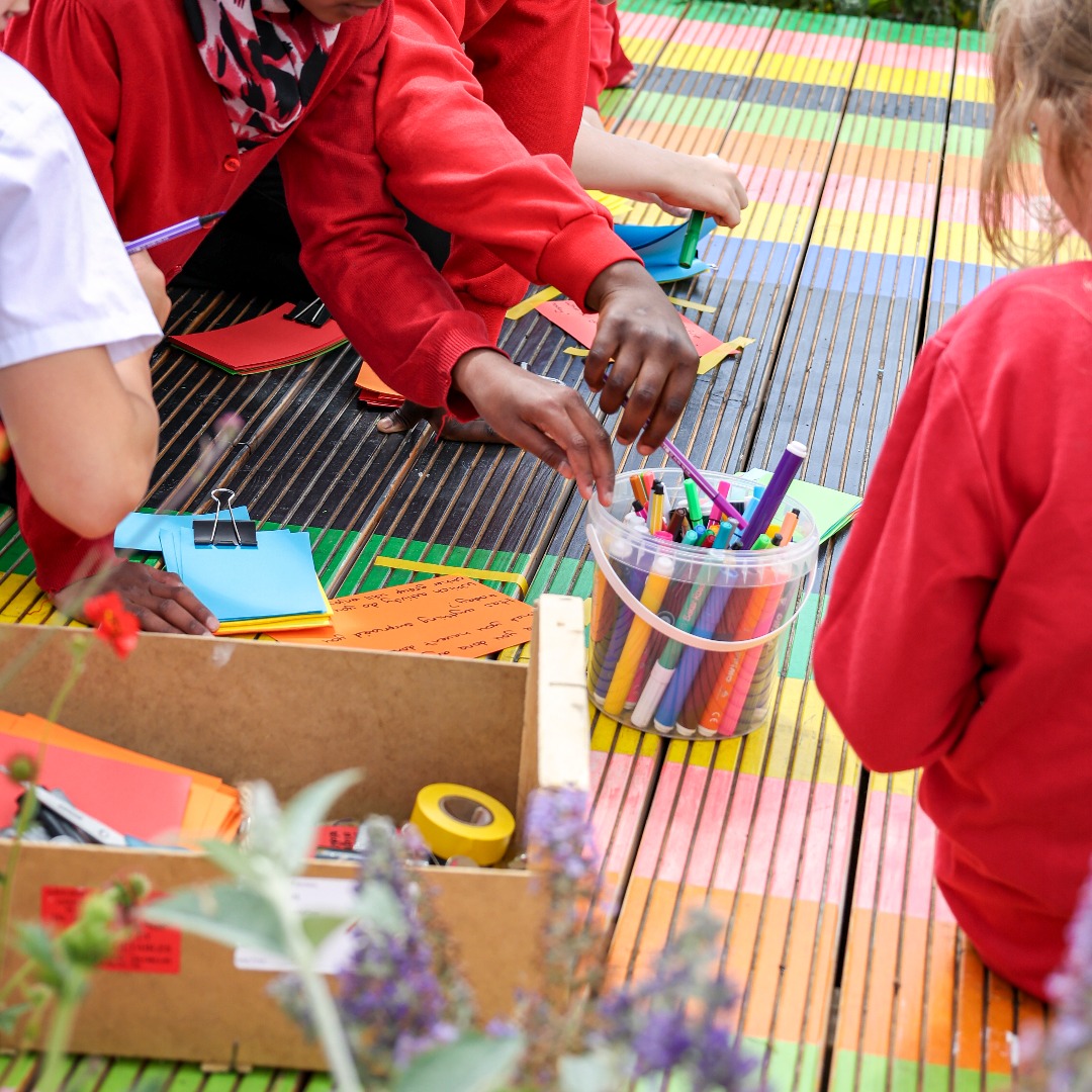 1 week to go until our Artmakers Holiday Camp!
Create your own t-shirt designs or May crowns, play fun-filled team games, and more!
Book your place: ow.ly/Bniv50OqiEh
📸© Tegen Kimbley