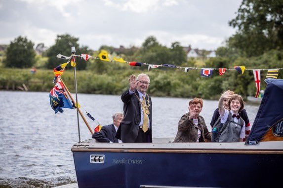 ChesterRegatta's tweet photo. DEADLINE 5pm Wednesday 31 May 2023! Competition to all schoolchildren in Chester to join @MayorChester and @SamanthaDixonMP at @ChesterRegatta on Saturday 10 June 2023 for a River Jaunt! For details go to https://t.co/LoMgNJIxEc now @qphschester @pe_uptonhigh @ChristletonHS https://t.co/XlkiOj0CKW