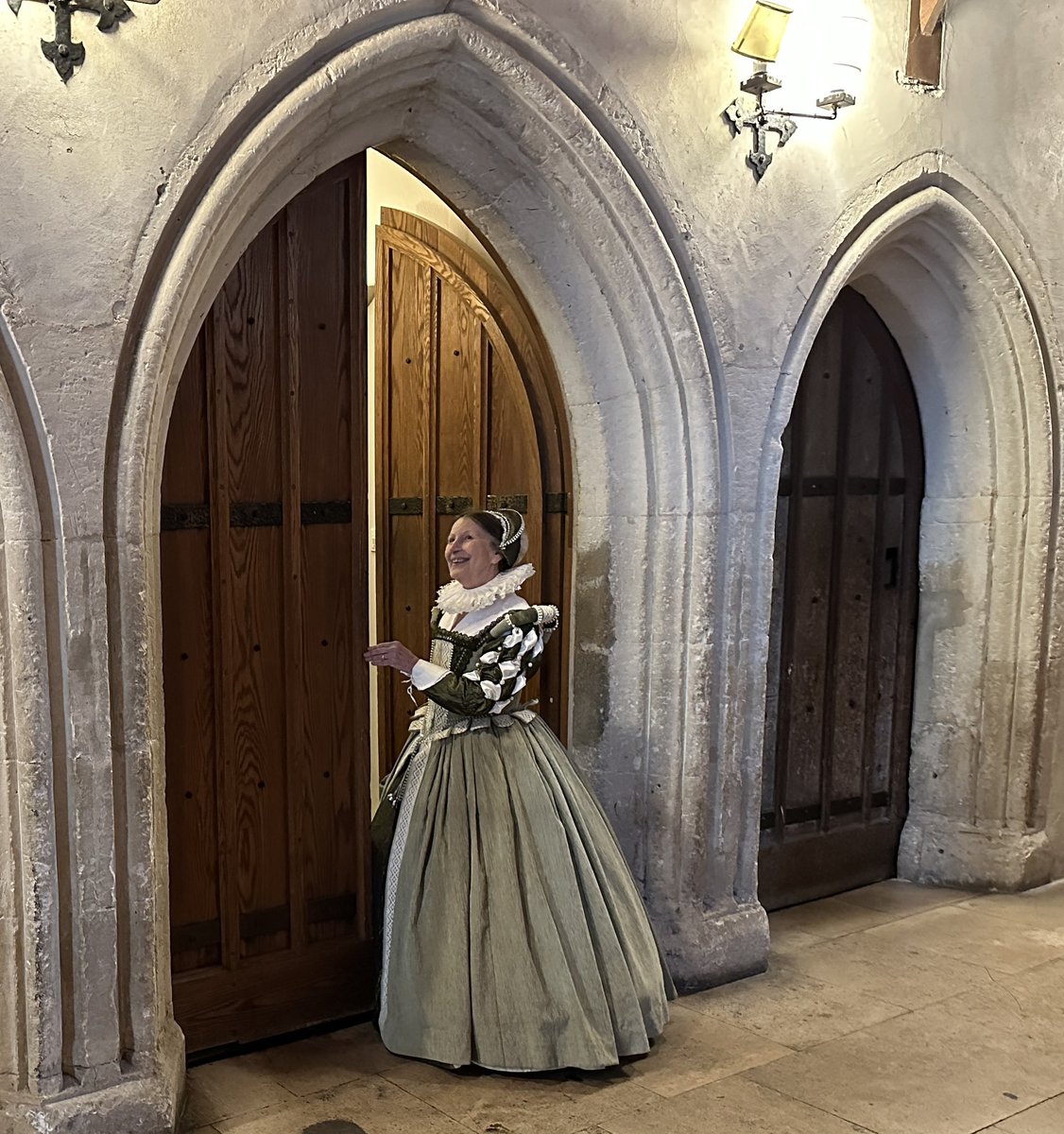 RAGriggsauthor's tweet image. Catching up #HistFicMay day 20 biggest pitfall when telling the stories of sixteenth century women is seeing them through twenty first century eyes. 

Walking in their shoes in the places they knew really helps.  

#historyinterpreter #writersresearch