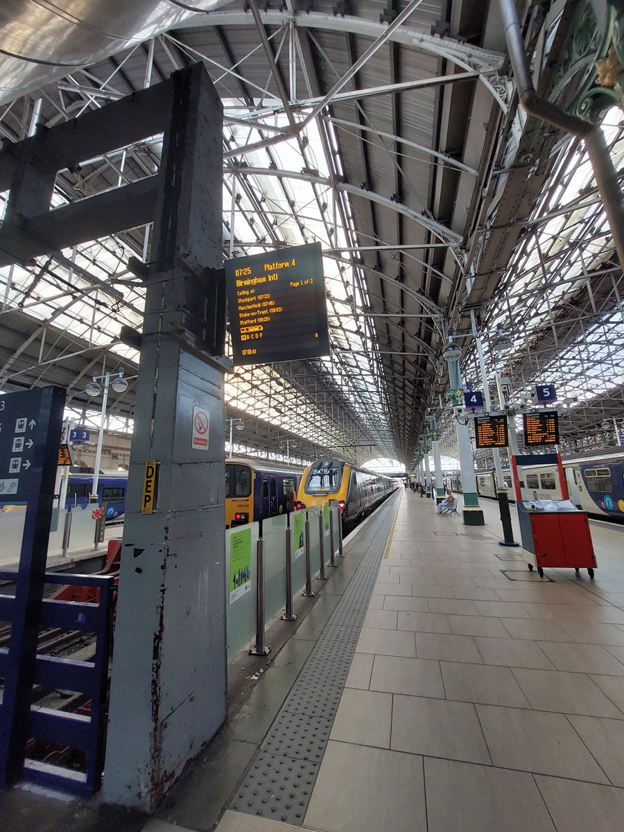 Mike_Thorpe_'s tweet photo. Today it's our @NHSEngland #CancerProgramme #PPVForum in Birmingham. After leaving on time, we were held at Stockport and now we've been diverted due to overhead line problems. We're moving though, see you soon @NHSRachListens @AnnaRarity3 @susiejoyoung and the rest of the team. https://t.co/mVI4wVlSeb