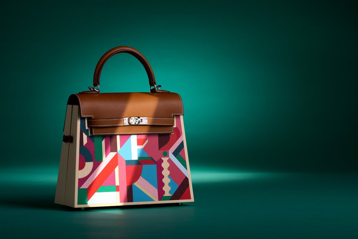 cppluxury's tweet photo. Rebag partners with Christie’s for luxury handbags auction
https://t.co/iZ0QpxvbTt
#Rebag #Christies #auction #handbags #luxurybags #luxuryhandbags #bags #luxurybrands @ChristiesInc https://t.co/6DgE7p9RZr