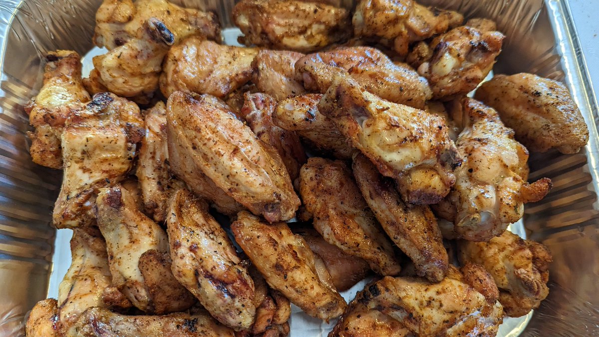 Wings are done for the lads at work. 🔥