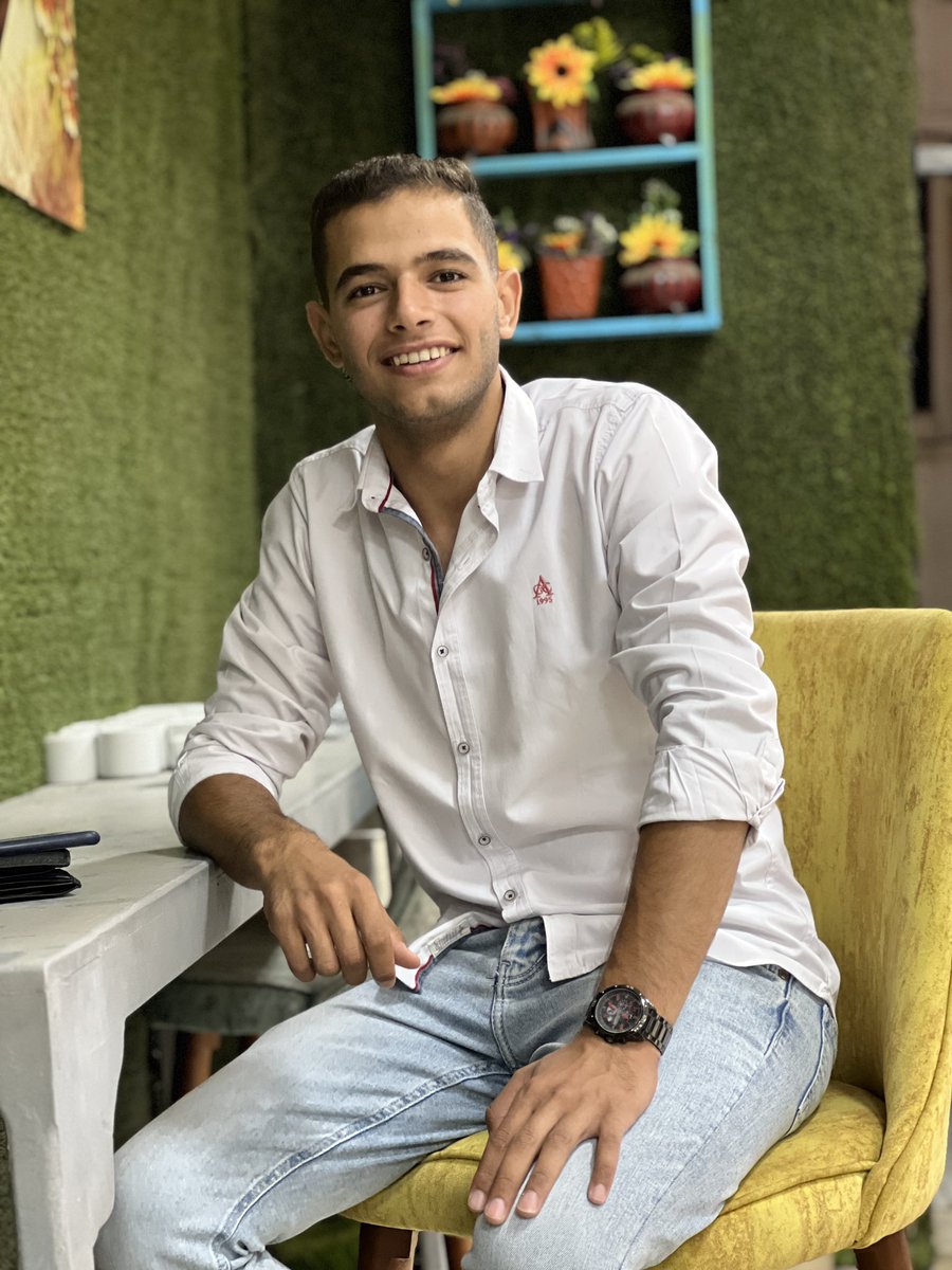 *انـا هــفضل لامـع و انت هــتفضل ســاامــع🖤🤍