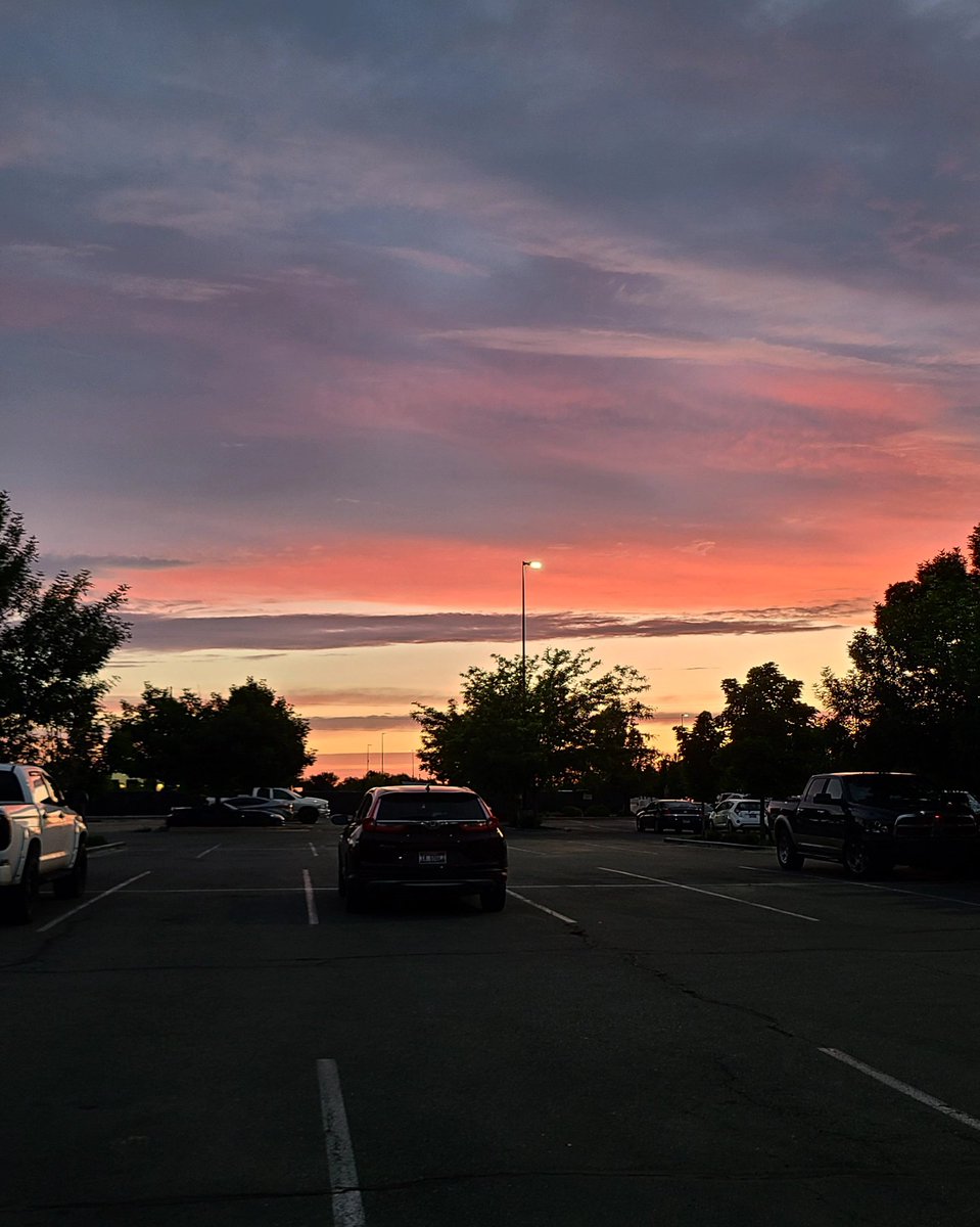 writer_84's tweet photo. Great day yesterday, shot two more episodes for the tik tok series...Reynolds The Wild West Wonder then relaxed at the meridian village. #perfectendtotheday #funwithfriends #tiktokseries #idaholife #beautifulsunset #badasscamero #photography https://t.co/Zh0cEapxVu