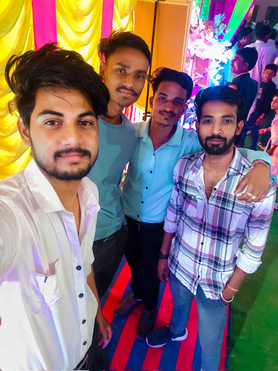 Premkhorwal2's tweet photo. #friends #shadi 😎 https://t.co/BN3x1IGZOr