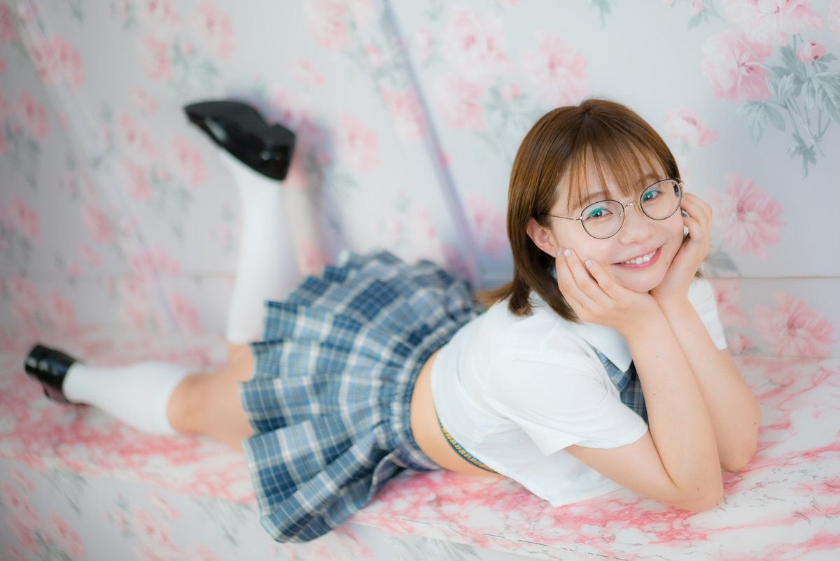 Take a study break with me? 💖

There's still time to get this month's intimate schoolgirl set before it's gone! 💝

👓 patreon.com/manatmnt 👓

#gravure #japanesegirl #japanesemodel #underwear #schoolgirl