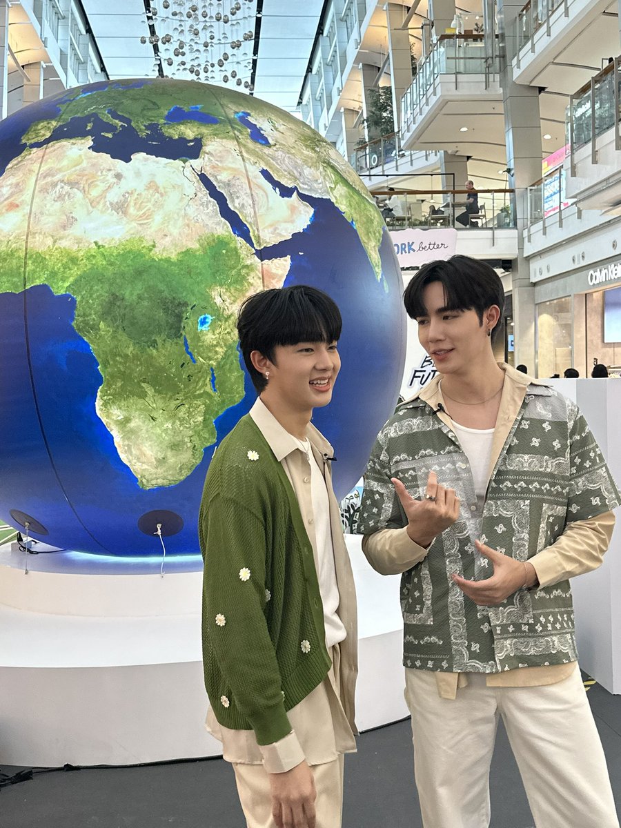 CpnLife's tweet image. สายตามันหลอกกันได้มั้ยน้า 😂🫠
เตรียมฟินกันแบบจัดเต็ม กิจกรรม เริ่มตั้งแต่ 14.30 น. เป็นต้นไป กับงาน #BetterFuturesProject ที่ #centralwOrld 

#CentralPattanaxZeeNuNew 
#CentralPattana
#ZeeNuNew #ZeePruk #NuNew #Zunshine #NanaNu