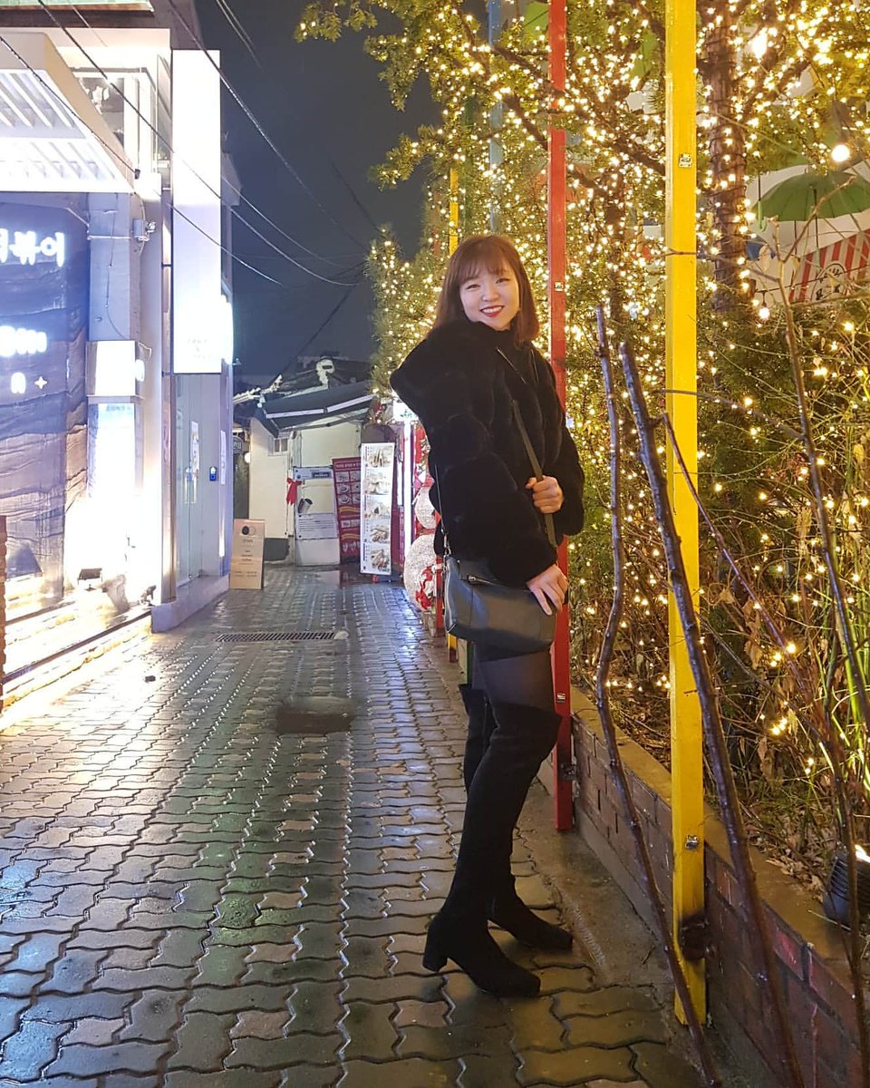 zo45617's tweet photo. 我睜開雙眼就想你在身邊，帶我遠離寂寞的邊緣 https://t.co/bJNySLf2vG