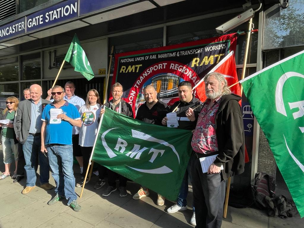 At Lancaster Gate Station explaining customers the devastating cuts to station rosters and their impact. @RMTunion we ain't having it! Customers want their Stations open. We want our Stations staffed and open. Solidarity to members who have been assaulted at work this last week