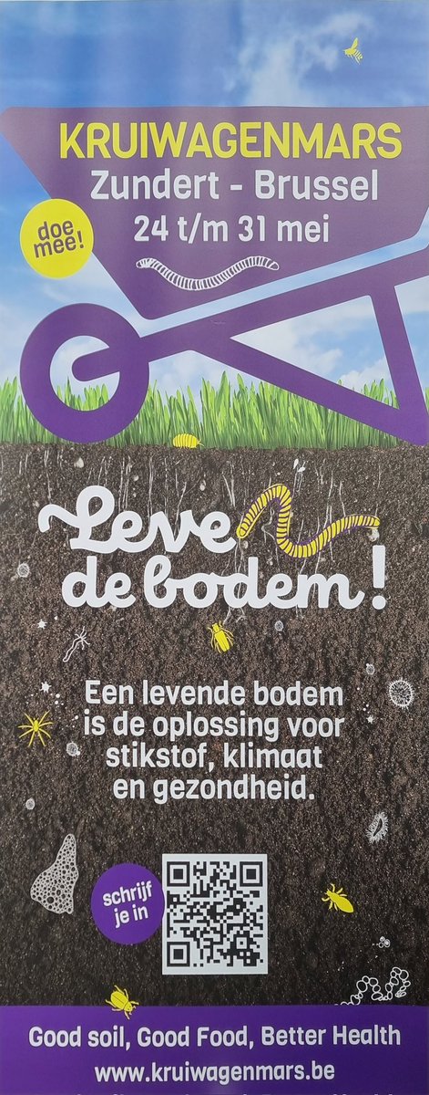 RuudBodem's tweet photo. Aftrap van de kruiwagenmars voor de bodem naar Brussel door Theo Mulder van Symphony of Soils (links). Samen met Henry Mentink die al eens met een kruiwagen naar Parijs liep. Ontvangst door Timmermans bij het Parlementsgebouw over een week en 4 uren. https://t.co/gjNhJ9gAT1