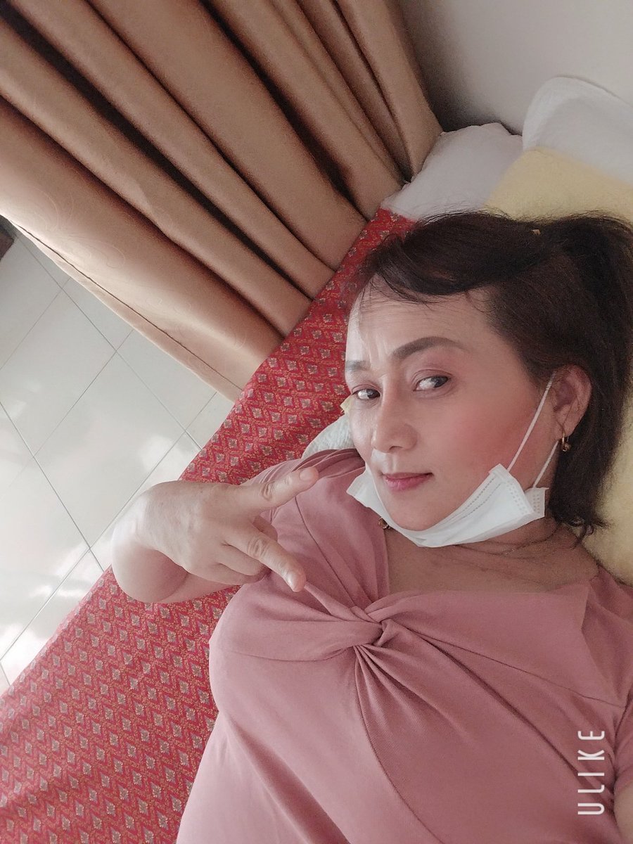 Re75cPRevvUeeio's tweet photo. ผ่อนคลายสไตส์อโรม่าบีทุบีสนใจสอบถามราคาก่อนนวดใด้น่ะค่ะ https://t.co/aw9WIuXeW6