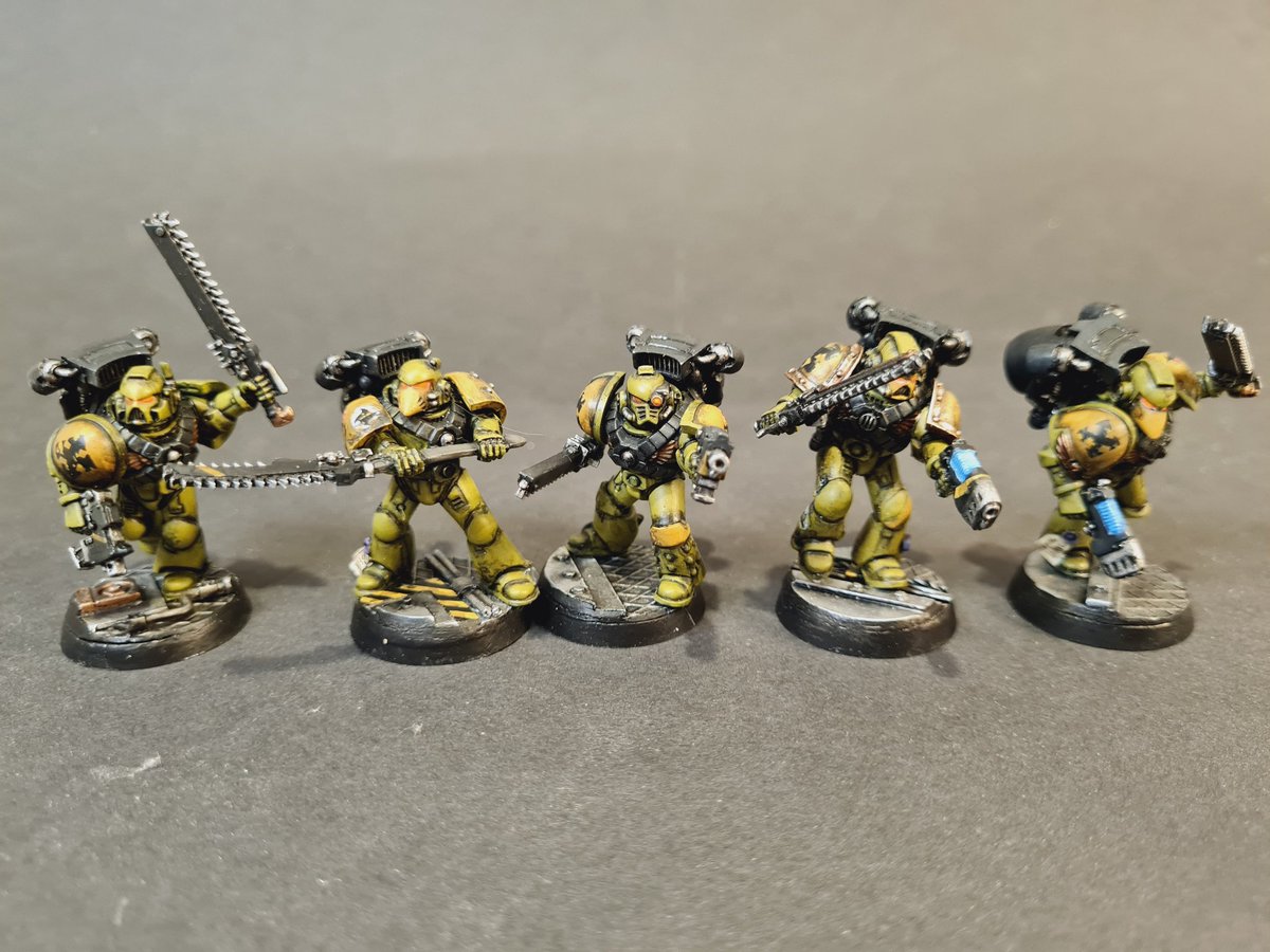 Dad_Hammer40k's tweet photo. @AlchemistsWorks The first army i 100% finished painting. Had been in the hobby for like 6 years before that and man it was a good feeling. Pics for proof https://t.co/sojVg0Jt39