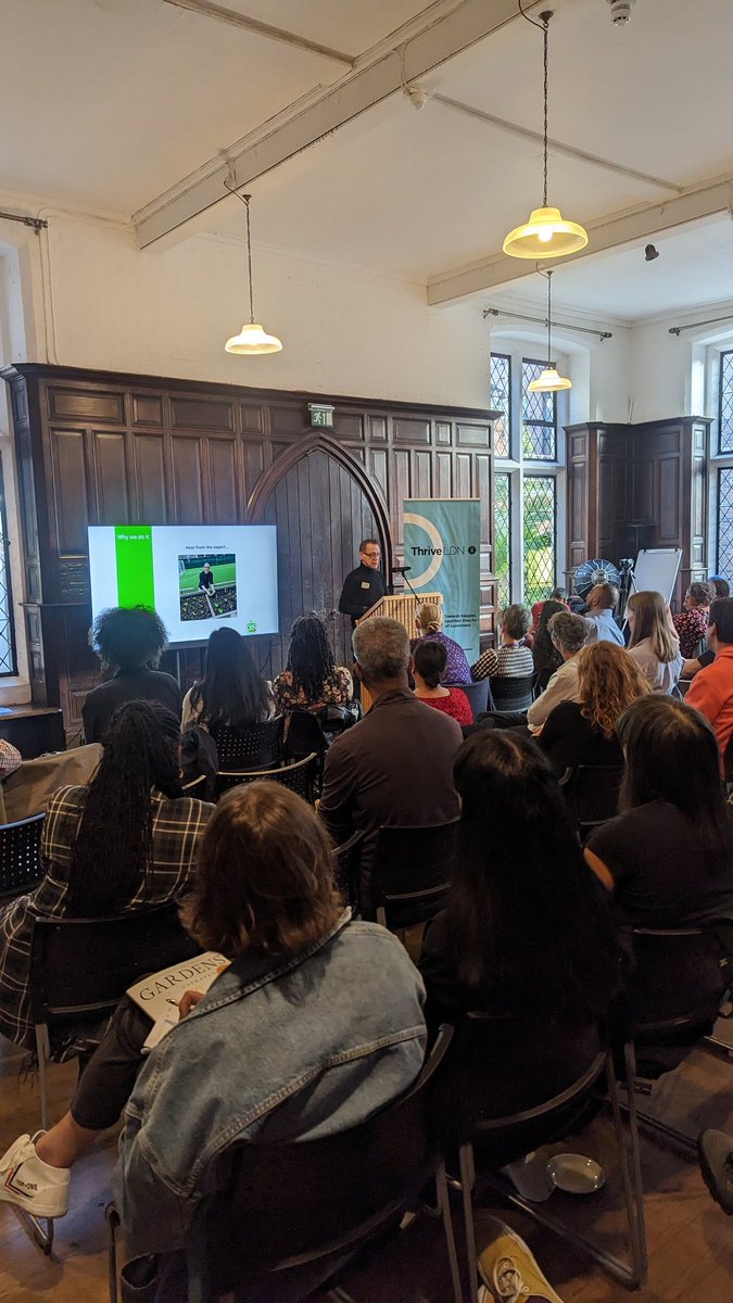 ThriveLDN's tweet photo. A heartfelt thank you to everyone who joined us yesterday evening to reflect upon #RightToThrive, who shared their stories, ambitions for the future and - most importantly - are trailblazing this approach to public mental health for those who need it most across London. 💙
🧵👇 https://t.co/0XzxWE9Usu