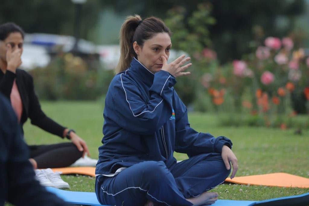 aquibmir71's tweet photo. Hello @RanaAyyub . 

Hello @khanumarfa . 

G20 delegates doing yoga in Kashmir 

Yoga is the part of our indian culture and civilisation. 

Retweet it . https://t.co/aQxfhFW50k