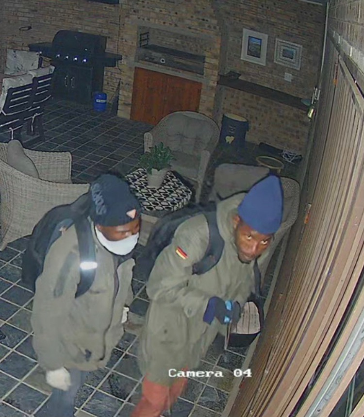 NicoleneErasmu1's tweet photo. Same criminals, a week earlier on a another farm. https://t.co/2oXopk9pp9