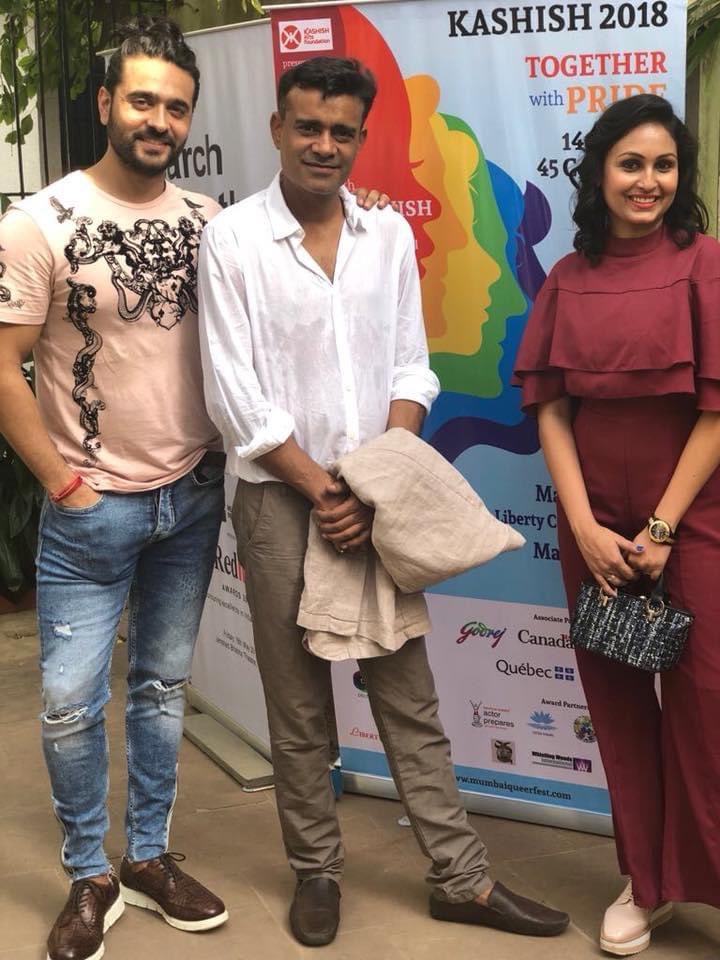 AshishAdmirers's tweet photo. 5 years of #Khejdi at Kashish 🥳🎉
We love Khejdi…❤️😇
@ashish30sharma @ArchanaTaide @rohitdwivedi08 @jknofficial @KashishMIQFF
#5YearsOfKhejdi #KhejdiAtKashish #Kashish2018 #KashishQueerFilmFest #KashishMIQFF #AashieshSharrma #BestActor #AashieshAsKhejdi 💫🔥 https://t.co/D88ddTV6T8