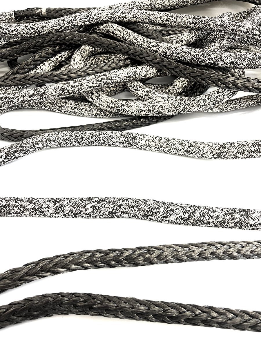 marina_ropes's tweet photo. Dyneema® Loops with dyneema® and polyester HT cover⛵

#marinaropes #ropes #cabos #cuerdas #manufacturers #fabricantes #qualityropes #sailing #polyester #dyneema #sailors #sailing #sailinglife #boat #loop #dyneemaloop #rigging #handmade #splice #splicing #rigging #rigginglife https://t.co/9TH1ClkSJj
