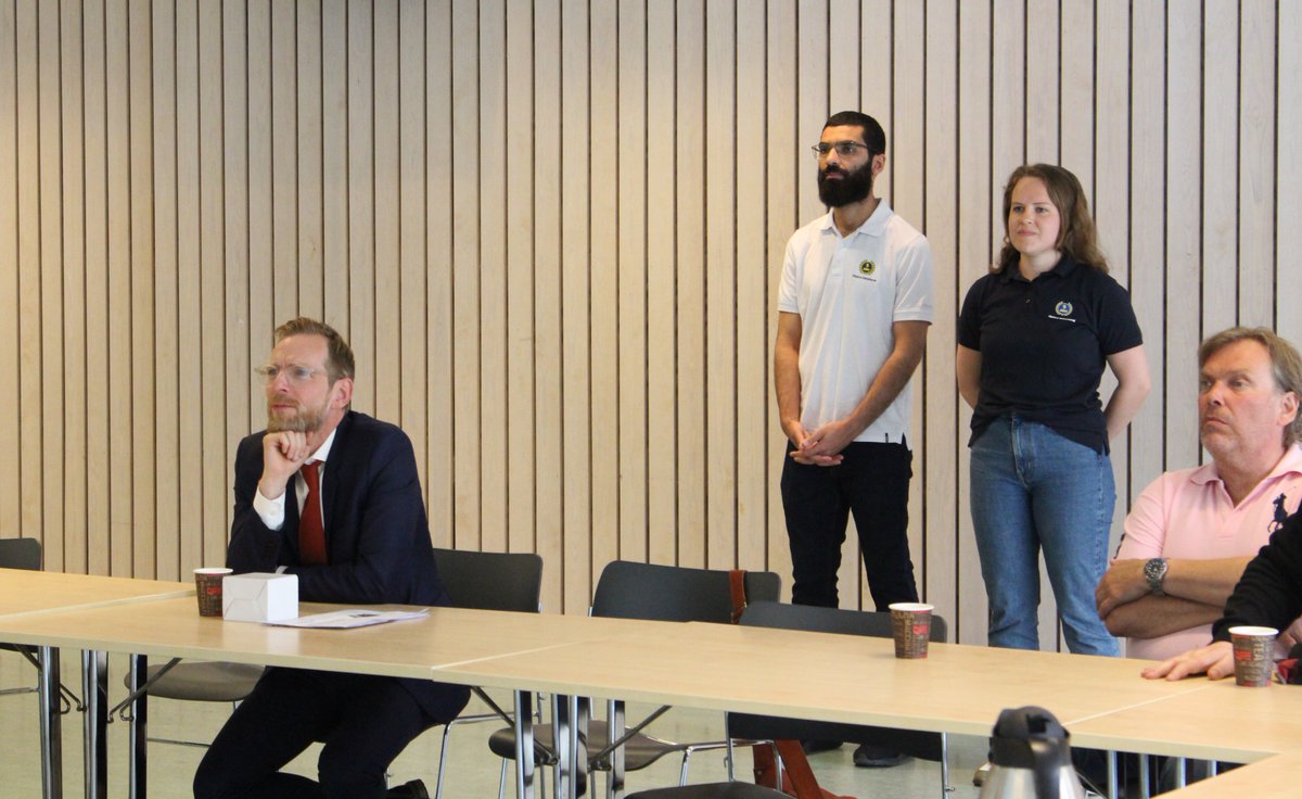 Jakob Forssmed (KD), socialminister med ansvar för bl.a. idrott och folkhälsa, besökte i veckan Hisingen. Flera aktörer från idrottsrörelsen och kommunen berättade om sina verksamheter och gemensamma satsningar på idrott och inkludering i Gbg:s förorter. Tack för visat intresse!