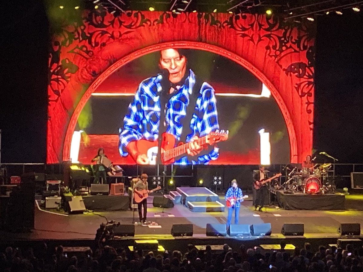 Briandon's tweet photo. Fogerty rockin’ @77. https://t.co/cSnWJv03wt
