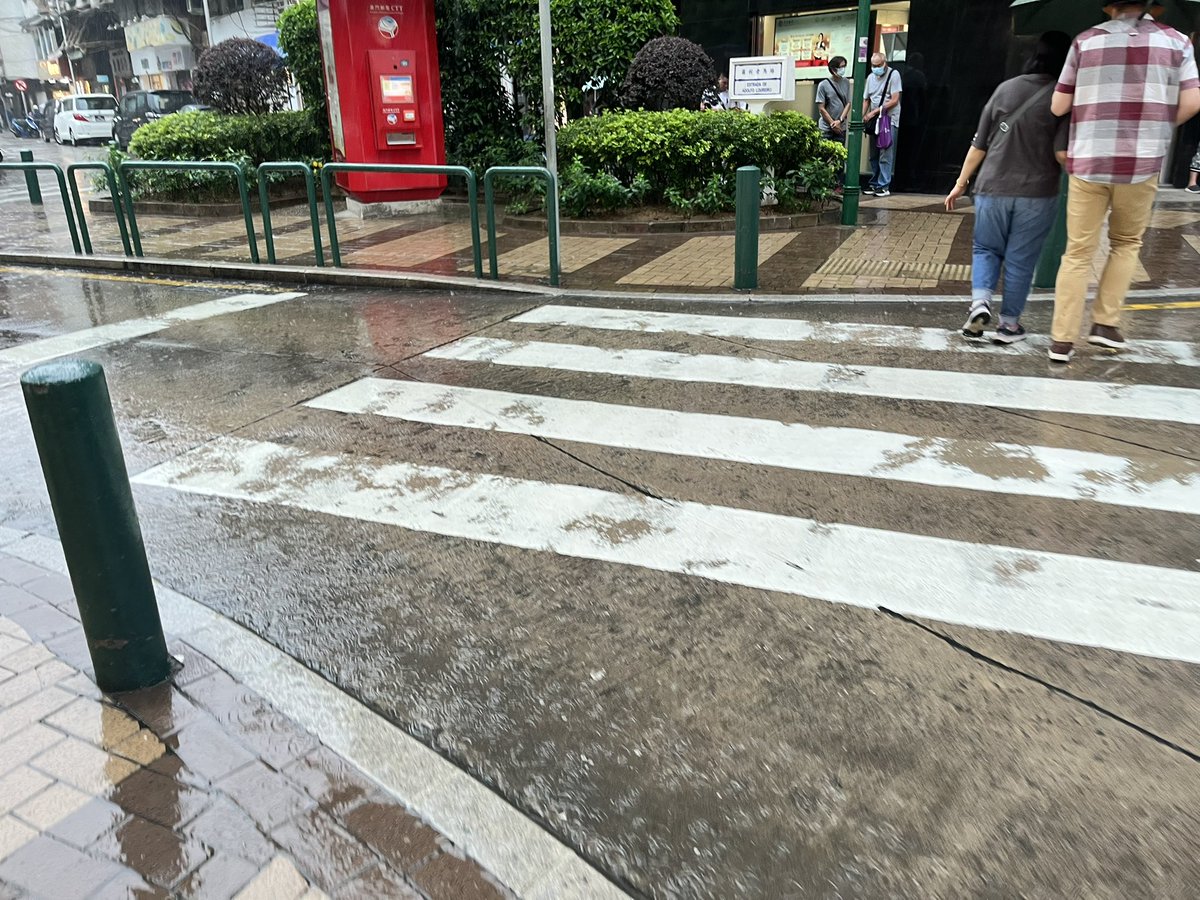 bbvanessa77's tweet photo. 突然又好大雨🥲

#原味內內 #原味絲襪 #原味底底 #原味內褲 #cosplay #sm #制服 #睡衣 https://t.co/onqkVPefhT