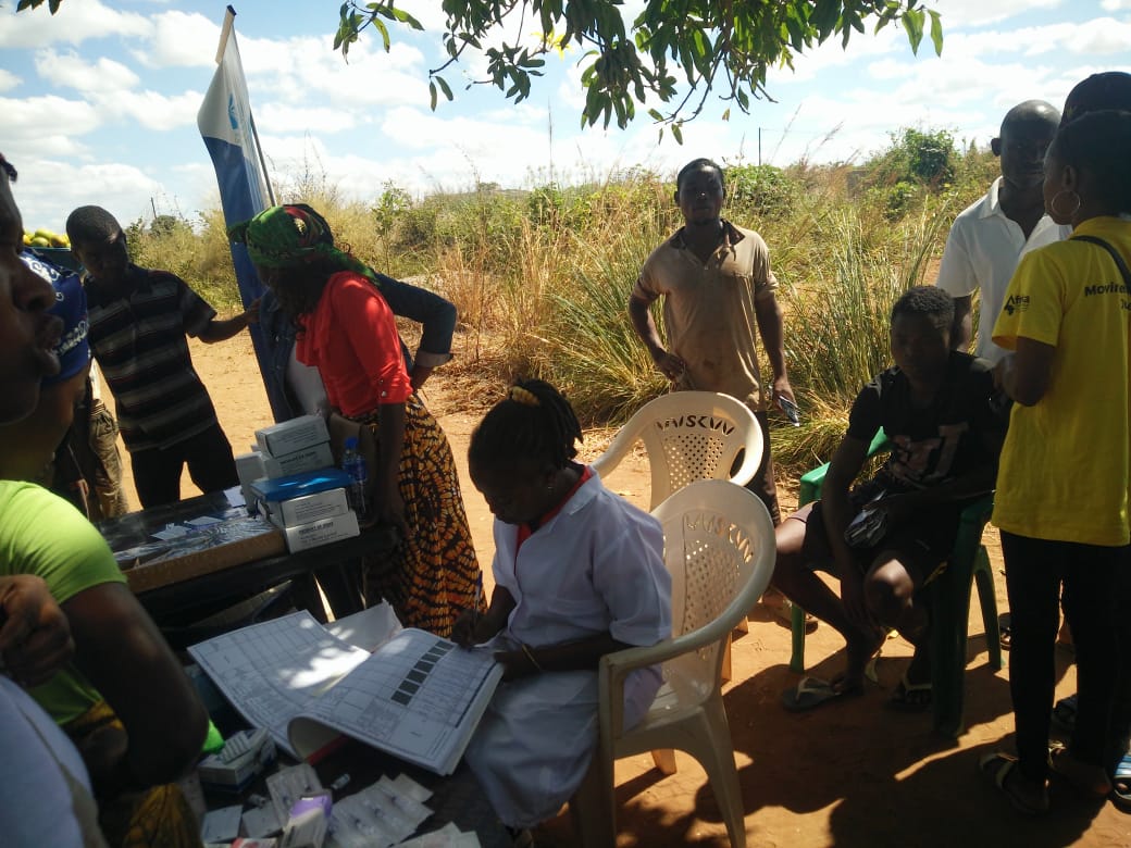 AmodefaOficial's tweet photo. AMODEFA em Nampula, realizou, no último final de semana, na comunidade de Marruma, palestras de sensibilização a sociedade em relação a prevenção e combate as Uniões Prematuras, Direitos à Saúde Sexual e Reprodutivas e prevenção e combate ao HIV-SIDA.
#AMODEFA #YAM #DSSR #UP https://t.co/B2Mzt2RTP4