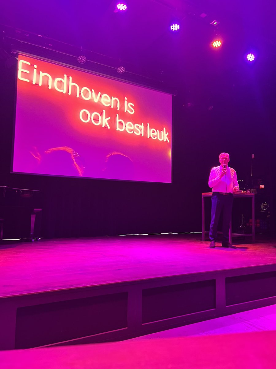Gister waren we met een aantal #horeca en #cultuur ambassadeurs te gast bij #Eindhoven365. We werden meegenomen in de visie voor komende tijd. En we werden bedankt voor onze medewerking. 

Maar wij moeten #Eindhoven 365 bedanken voor alle kansen en mogelijkheden die we krijgen 🚀