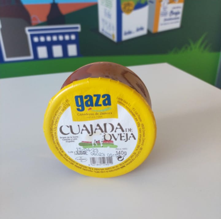 LecheGaza's tweet photo. Nuestra leche de oveja cuajada en un cremoso producto lácteo. 😋
#cuajada #cuajadaoveja #cuajadagaza #gaza #lecheleche  #lechedeoveja #calidadgaza https://t.co/eTYl8N51K9