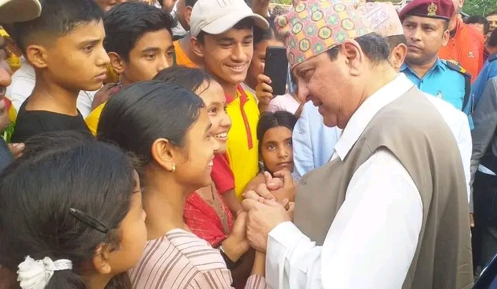 HimaniRLShah's tweet image. बर्दिया, बाँसगढी केदारेश्वर मन्दिर दर्शनको क्रममा !!
जनता सग को हाम्रो सम्बन्ध कुनै कानुनी ,संबैधानिक हैन , हाम्रो सम्बन्ध आस्था,बिश्वास ,भावना र अन्तरमन सग जोडिएको धेरै बर्षदेखि को सम्बन्ध हो।
हामी उभिएरको जग कमजोर हैन शक्तिशाली छ ।
सबैलाई चेतना भया !!
