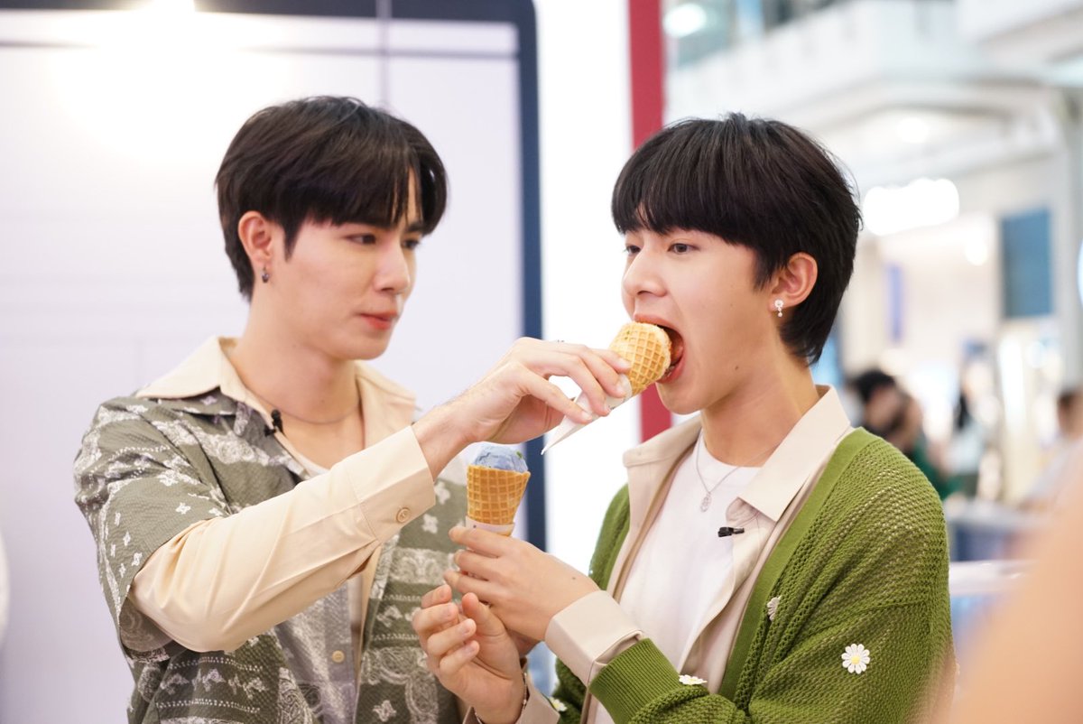 CpnLife's tweet image. แบ่งปัน ❌
แกล้งนูนู่ ✅

พร้อมมั้ยคะ กับงาน #BetterFuturesProject  

#CentralPattanaxZeeNuNew 
#CentralPattana
#centralwOrld 
#ZeeNuNew #ZeePruk #NuNew #Zunshine #NanaNu
#ซนซน