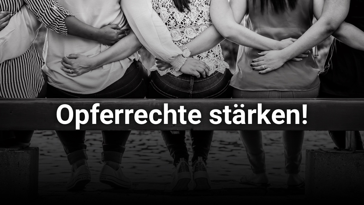 Unsere Stellungnahme für das <a href="/BMJ/">@</a>: Aktuell wird an einem Gesetz gegen #DigitaleGewalt gearbeitet. Da wir seit Langem gegen #HateSpeech und #FakeNews aktiv sind, haben wir unsere Stellungnahme zum Eckpunktepapier des Gesetzes an <a href="/MarcoBuschmann/">Marco Buschmann</a> gesandt. ➡️  spiritlegal.com/de/aktuelles/d…