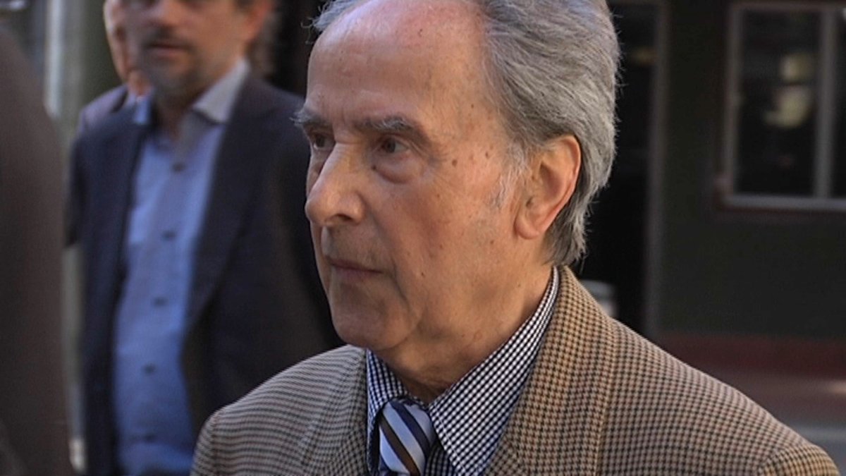 bdncom's tweet photo. Mor Desideri León, regidor socialista del 1r ajuntament democràtic de #Badalona, home fort dels governs de Joan Blanch i primer Defensor de la Ciutadania. El 2014, va ser un dels 17 membres d'aquell ajuntament que van signar un manifest per un pacte de progrés contra @Albiol_XG https://t.co/jb0Tv3Tvsj