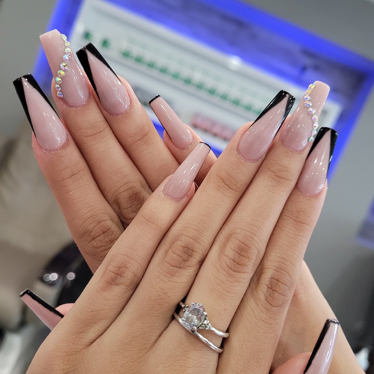 elementnailsbar's tweet image. The Perfect Choice for Beautiful and Durable Nails: Dipping Powder Nail Salon in Phoenix 
For more visit&amp;gt; tinyurl.com/2sf3rtdp
@elementnailsbar
#DippingPowderNailSaloninPhoenix #DippingPowderNail #DippingPowder #NailSaloninPhoenix #Phoenix