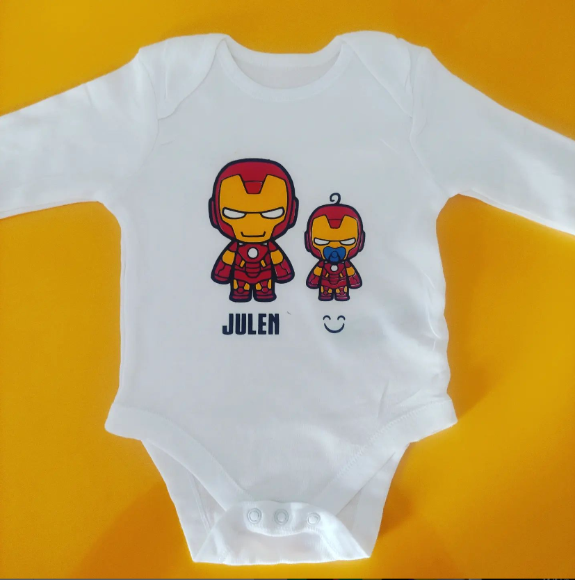 ¡Dale un toque único a tus accesorios favoritos! Descubre nuestra colección de llaveros, tazas, chapas, camisetas personalizadas ¡Y mucho más! #ComplementosPersonalizados #EstiloÚnico