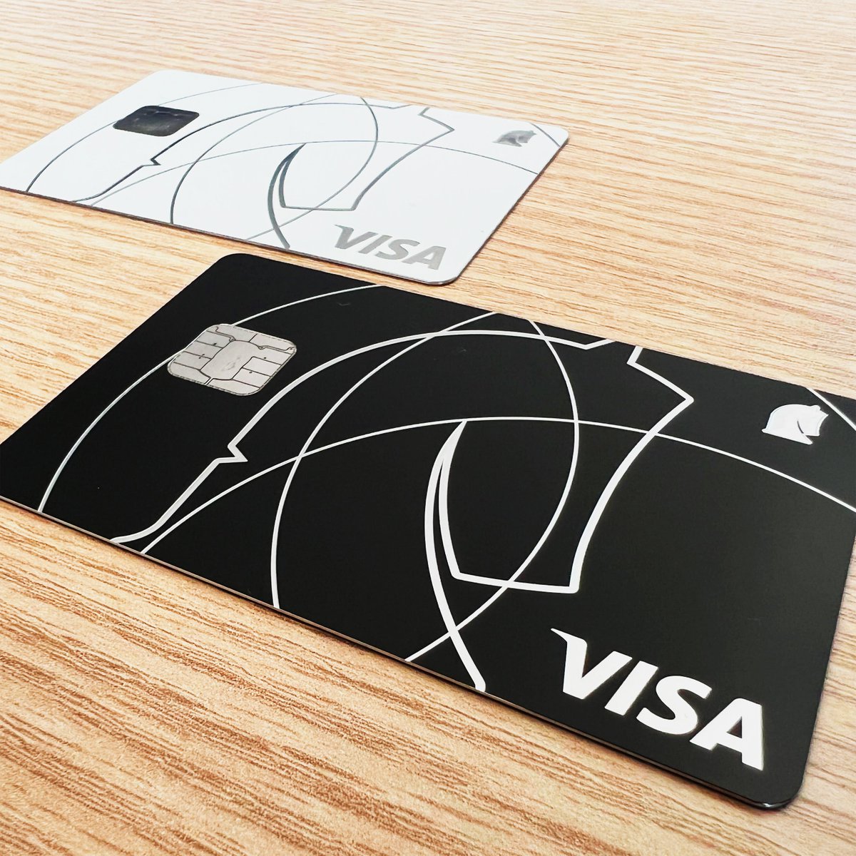 Vancelian_app's tweet photo. Happy #Wednesday #Akters!

At the office, we can't make up our minds on which color we prefer... And you, which card did you choose? 
Leave us a comment : Black  or white  ? And if you didn't order yours yet... 

Here's your shot to do it! Click and start paying by your rules   https://t.co/zeVTh7Cocn