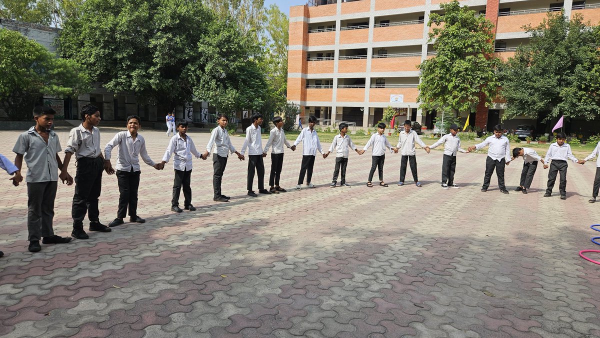 LnipeG's tweet photo. 11th Day of #Missionbuniyaad
GBSSS KALYAN PURI 1002020
Activity Period
@AnkurSi91193041 @Dir_Education @satnam9711 https://t.co/w5rVoyGMh5