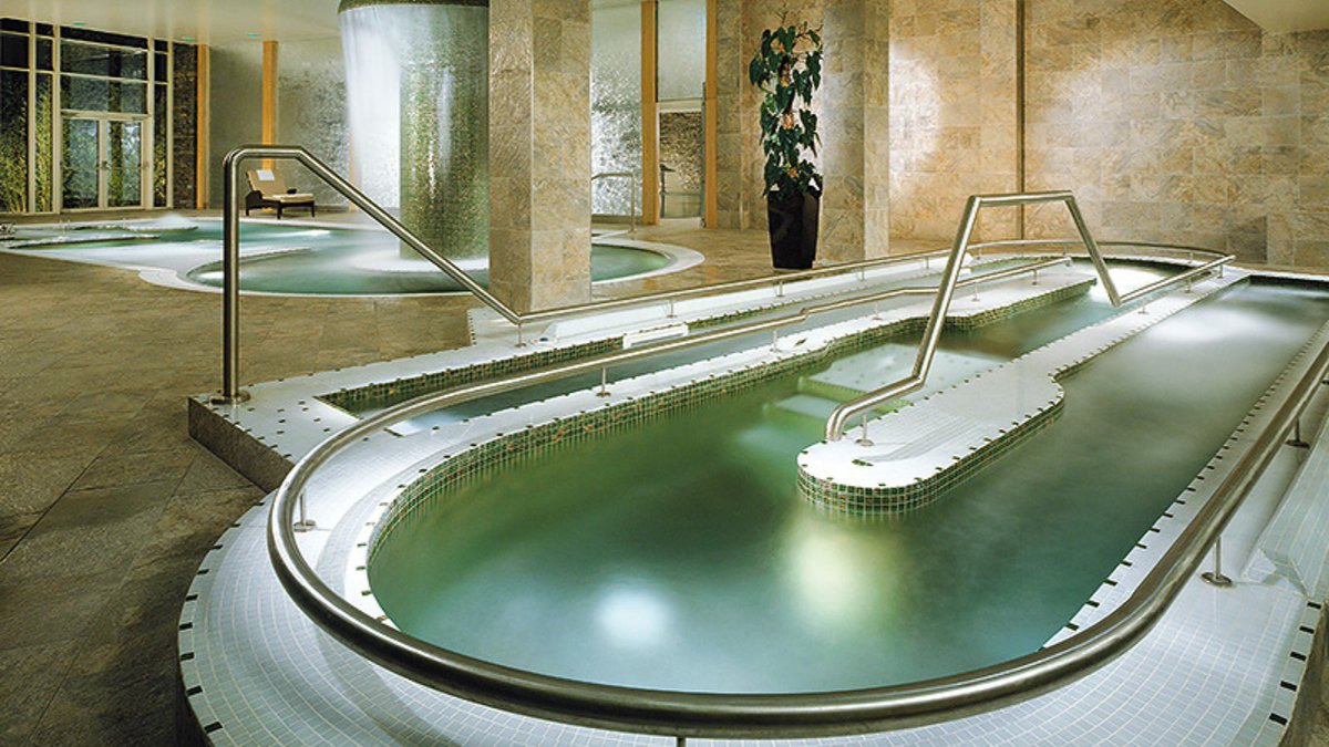 FotaIsland's tweet photo. 🏊| Hyrdopool &amp; Walking River

Our hydrotherapy pool, with nine different areas has been specifically designed to massage the entire body. 

https://t.co/lDUNn8Mn27 https://t.co/VO2emQ2K4g
