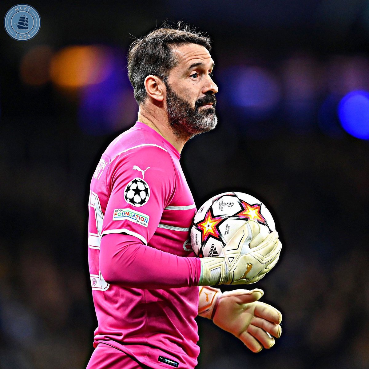 mcfc_lads's tweet photo. Let’s hope for a Scott Carson appearance today. He deserves it. 🩵 https://t.co/ycfi5W7Sz1