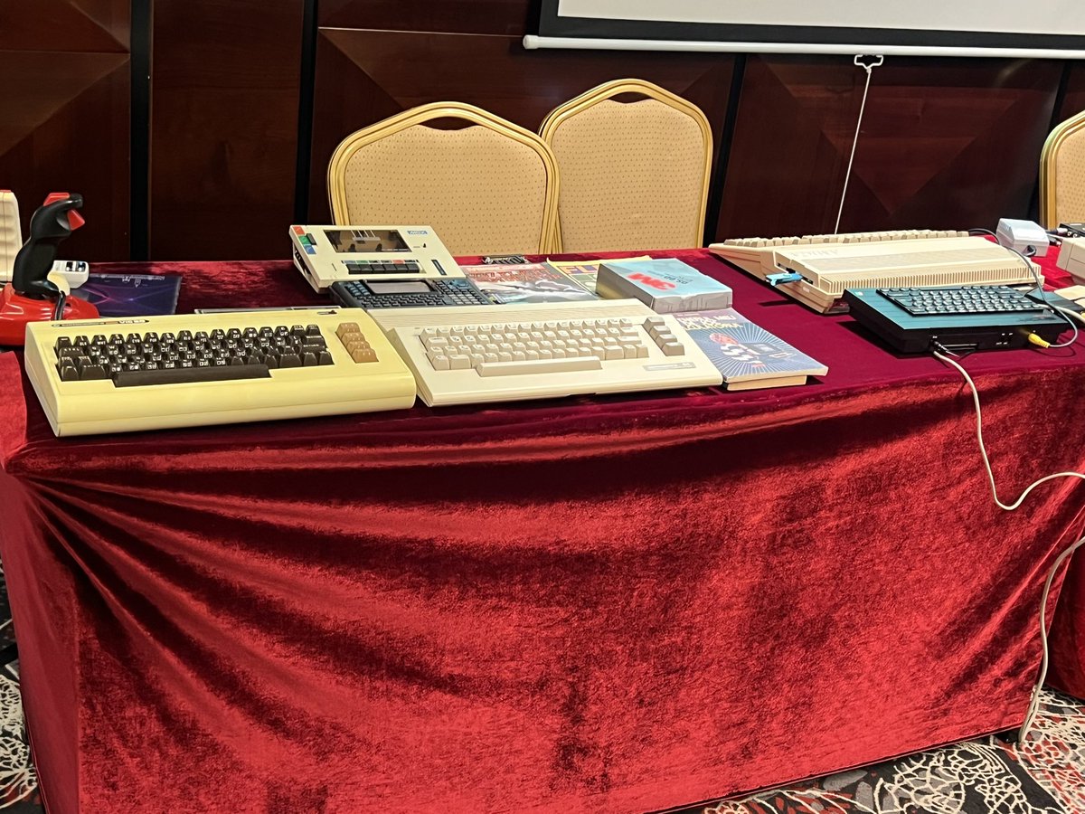 VoxxedIasi's tweet image. In Training Room 2 we enjoy the hands-on lab on how to program some real computers form the 80&apos;s and #itisfun! @DeloitteDigital