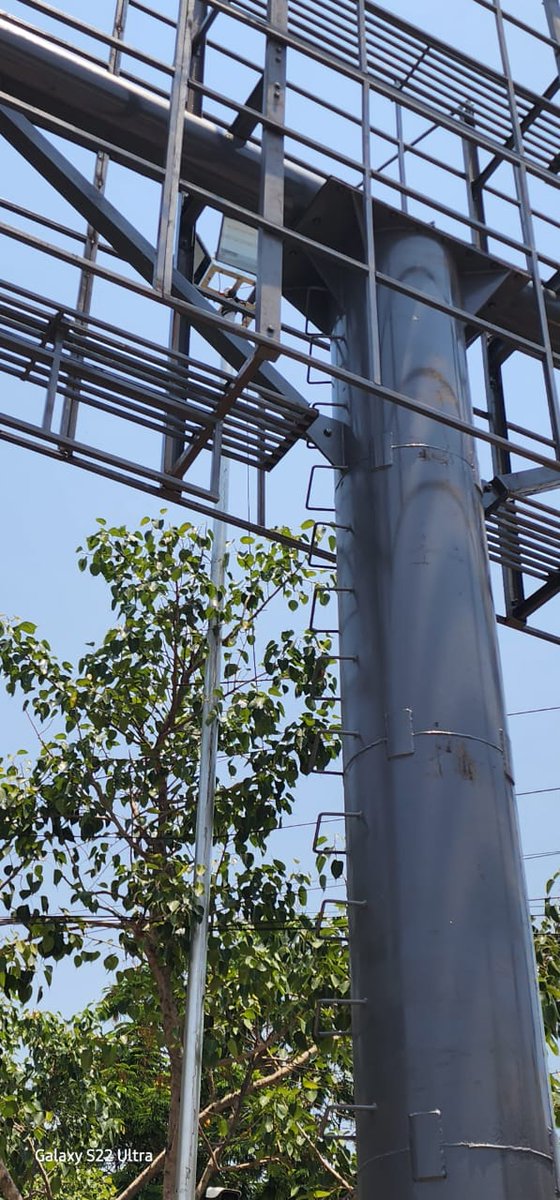 TellapurN's tweet photo. Dear @KTRoffice @Collector_SRD  @mctellapur Installing the big hoarding at the accident-prone Aliens Circle, which blocks the circle's lighting and CCTV cameras, is causing a distraction for drivers and leading to more accidents. Please remove https://t.co/sTnCROR5wG
