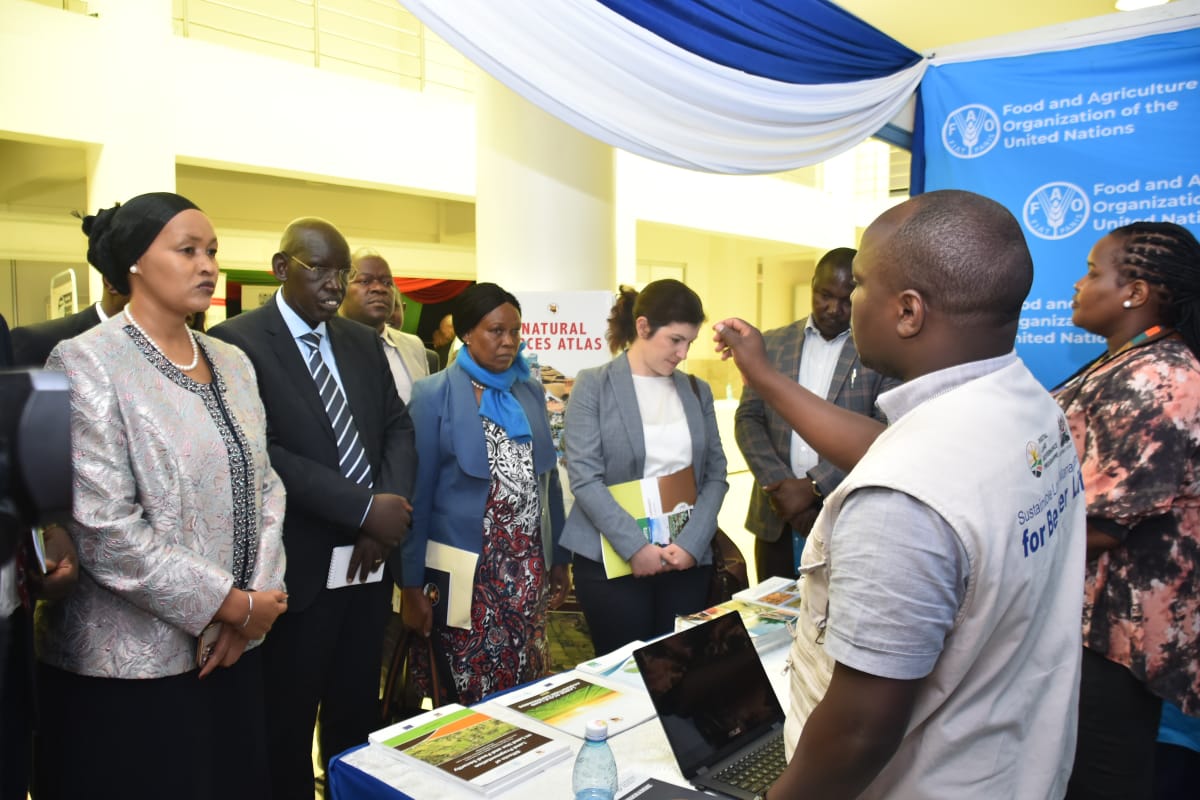 NLC_Kenya's tweet photo. Chief guest Dr. Kipsang Belio -PS State Department for Basic Education makes rounds at the exhibition stands.
#RRC2023
#climatechange
#landgovernance
#DLGP https://t.co/ijyQP16BD2